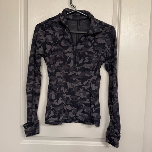 Lulu Lemon Quarter Zip - Picture 1 of 2